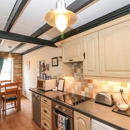 Grimes Cottage Staithes Bagian luar foto