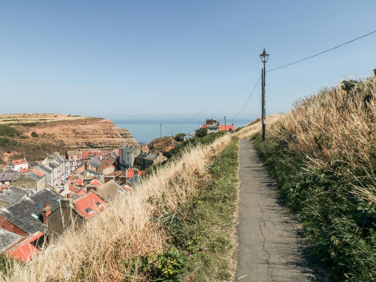 Grimes Cottage Staithes Bagian luar foto