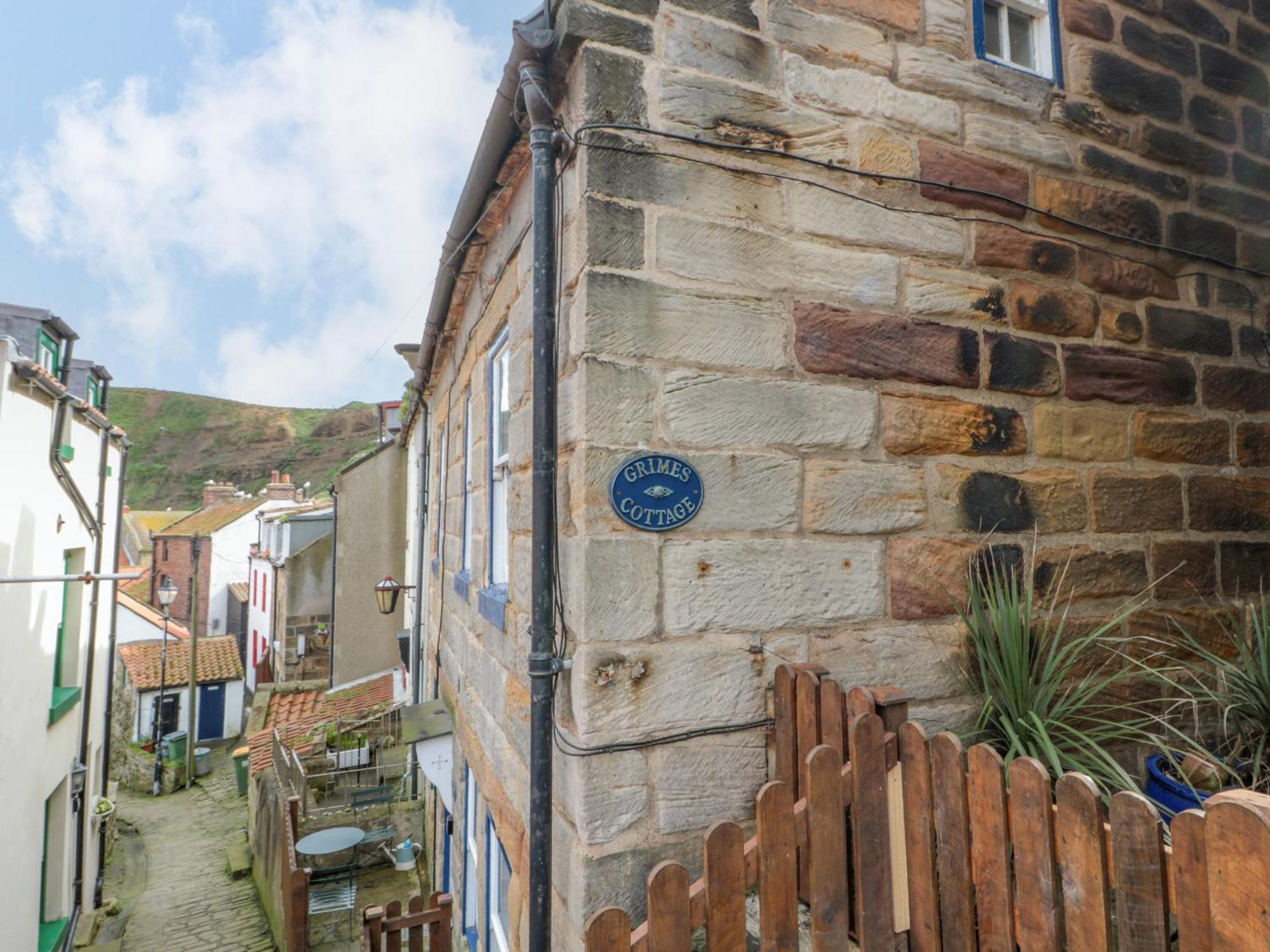 Grimes Cottage Staithes Bagian luar foto