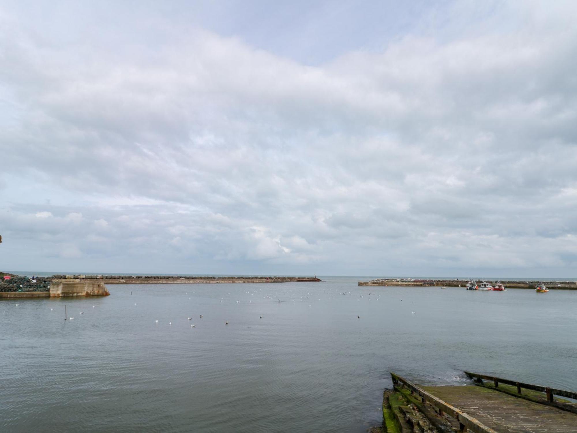 Grimes Cottage Staithes Bagian luar foto
