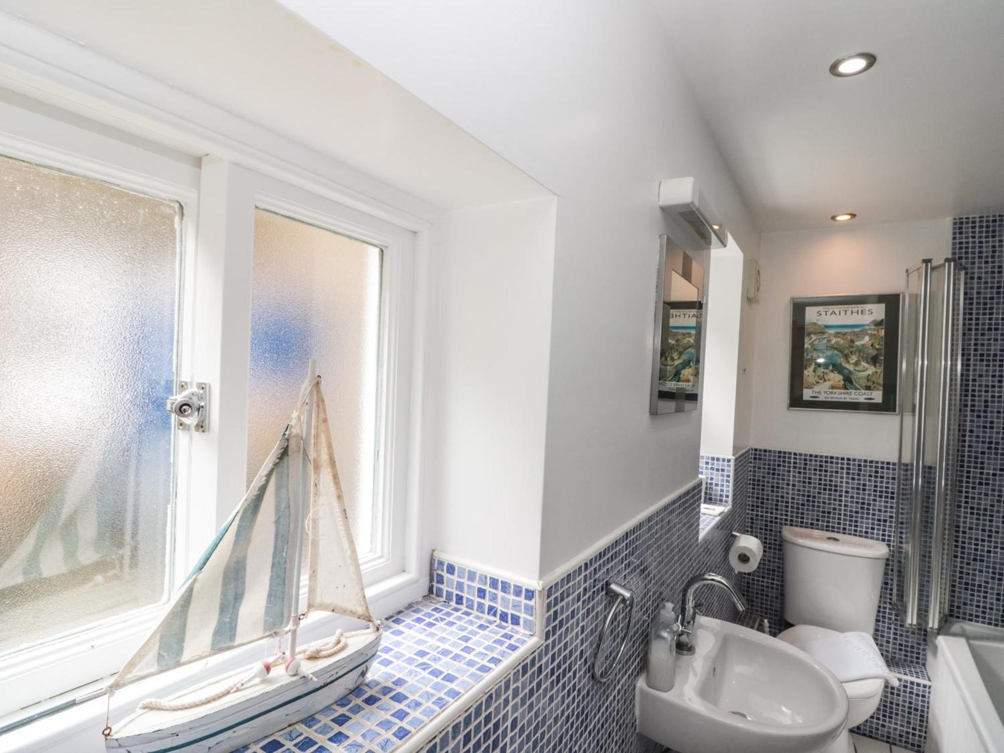 Grimes Cottage Staithes Bagian luar foto